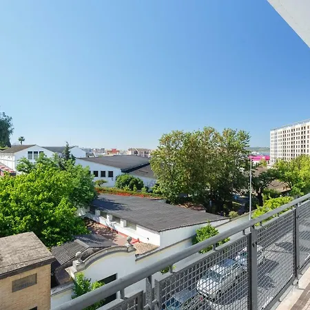 Surthy Arroyo Midtown شقة جيريز
